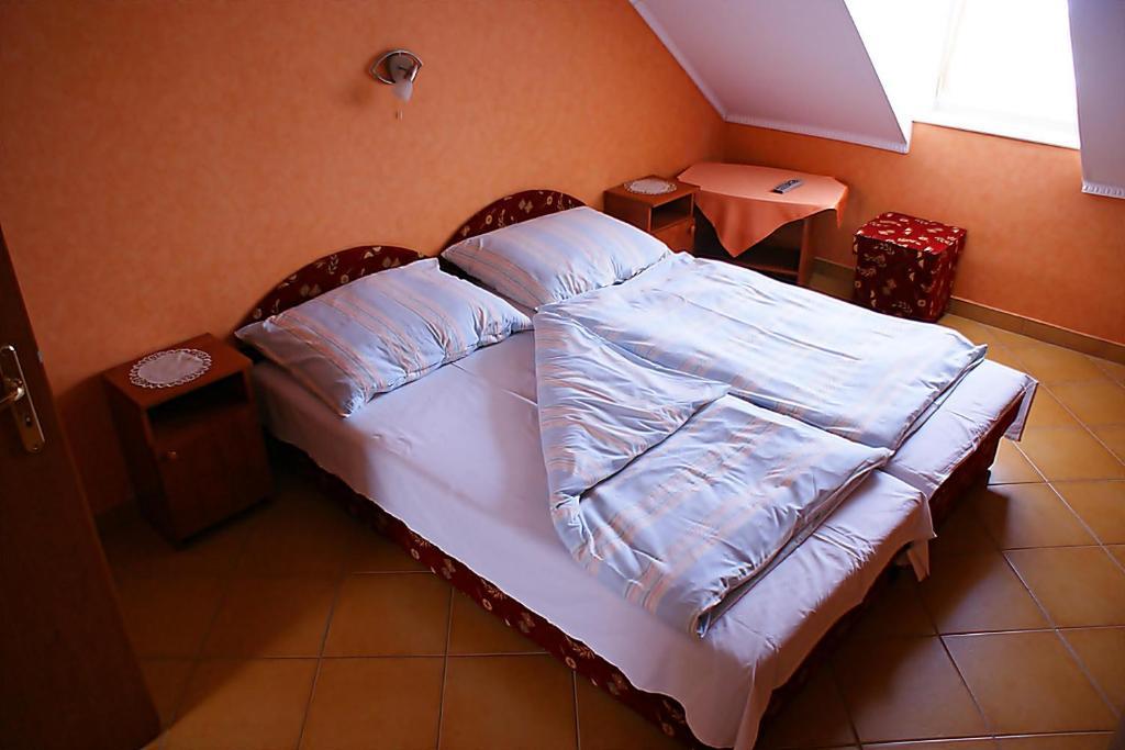 Abigel Vendeghaz Hotel Harkany Ngoại thất bức ảnh