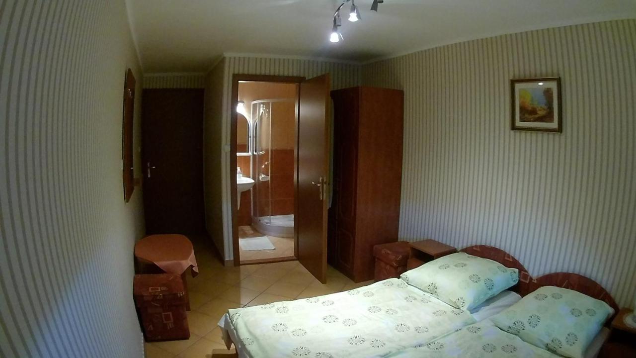 Abigel Vendeghaz Hotel Harkany Ngoại thất bức ảnh